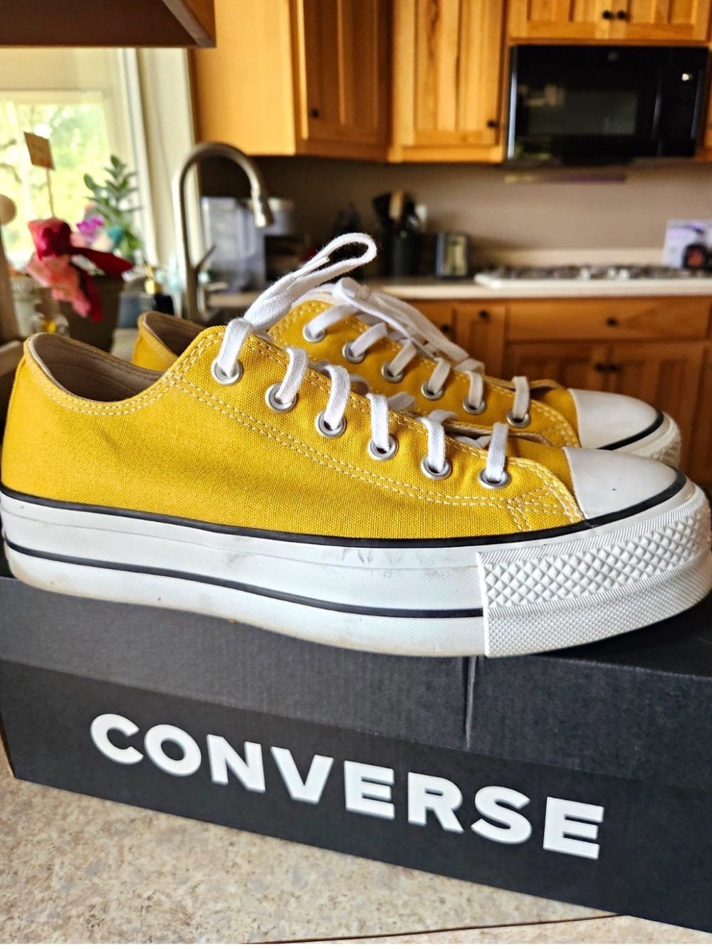 Yellow Platform Converse
